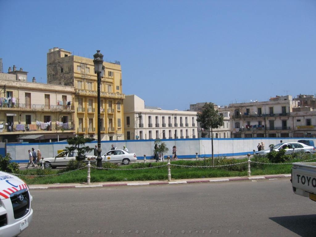 ORAN MAI 2006 C58 PLACE KARGENTHA.JPG